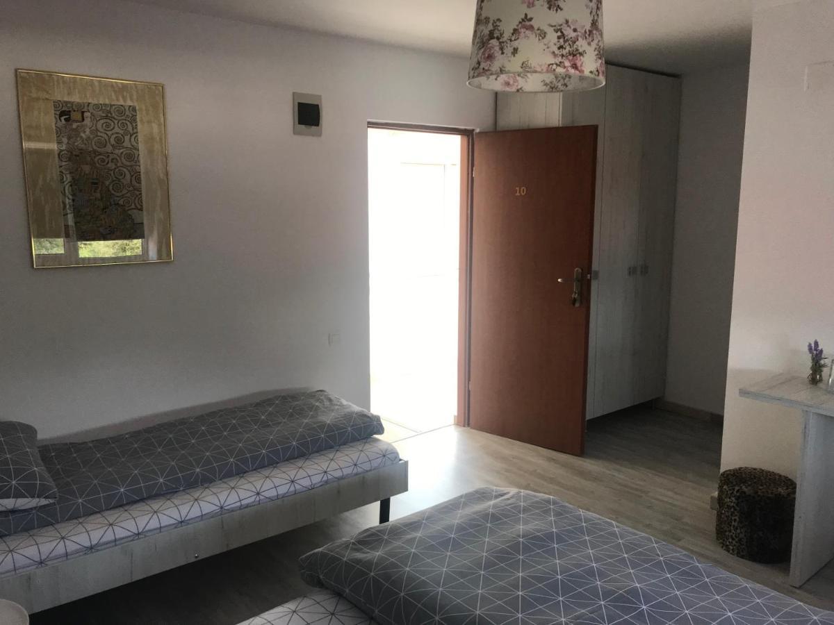 Casa Ryana Self Check-In Motel Gilău Exterior foto